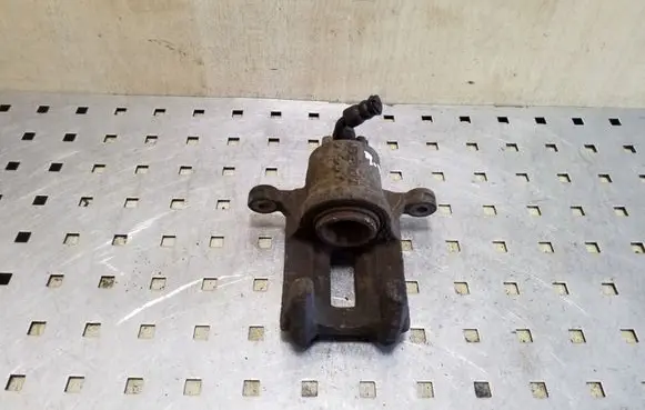 Honda CR-V Rear brake caliper