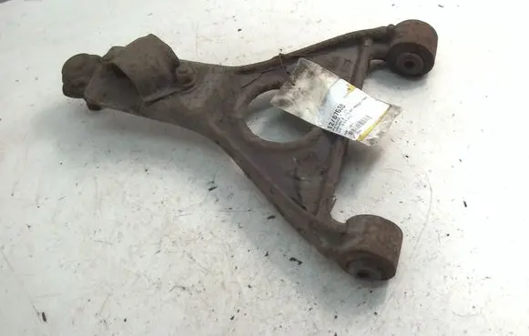 Renault 21 Front lower control arm/wishbone 