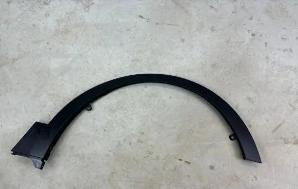 Suzuki SX4 S-Cross Front arch trim 77211-64R0