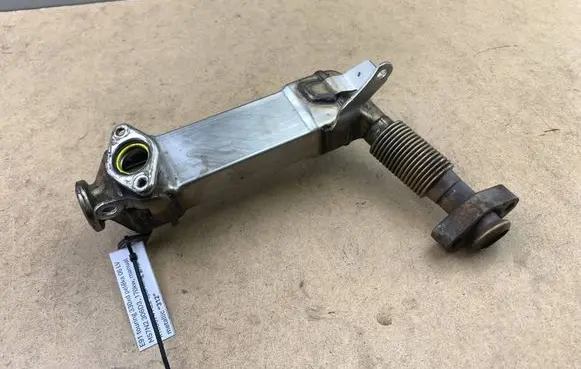 BMW 3 E90 E91 EGR valve cooler 7790065 11717790065
