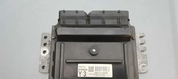 Nissan Note (E11) Engine control unit/module MEC37510 D28802