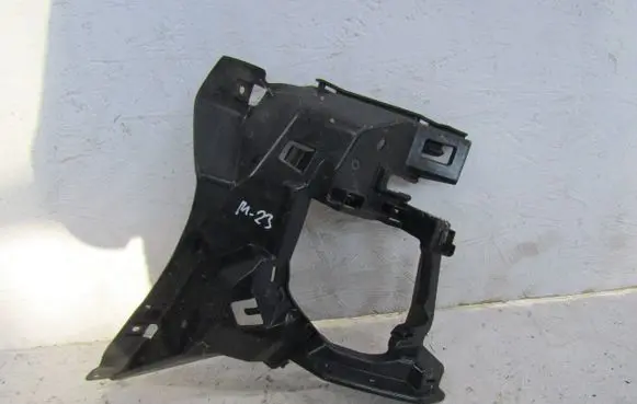 Front bumper mounting bracket