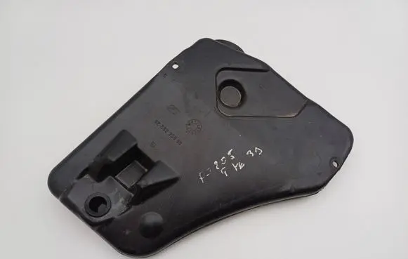 Peugeot 205 Windshield washer fluid reservoir/tank 9255225680