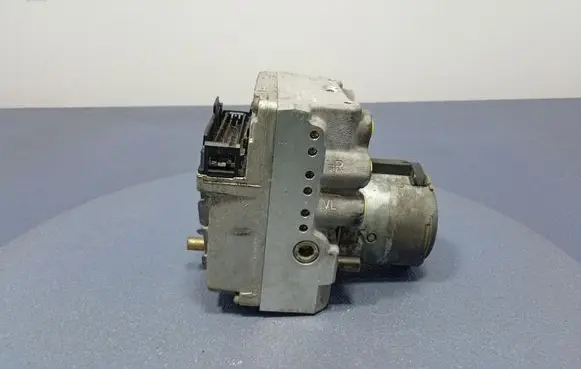 Mercedes-Benz Vito Viano W638 ABS Pump A6384460114