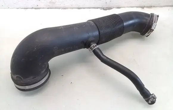 Opel Vectra C Air intake hose/pipe 9177095