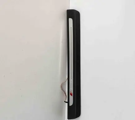 Audi Q7 4M Front sill trim cover 4M0947406B