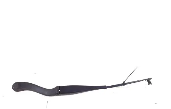 Mercedes-Benz C W204 Front wiper blade arm A2048200144
