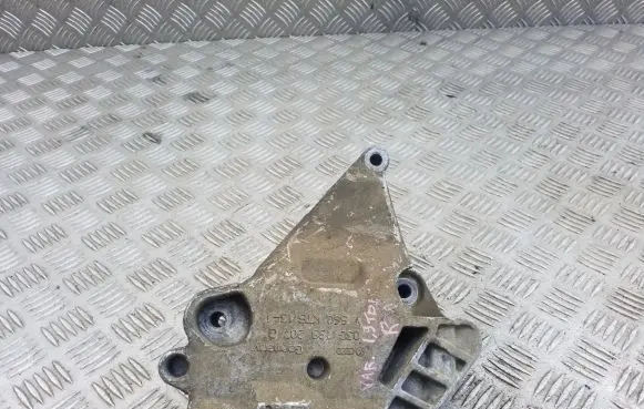 Engine mounting bracket