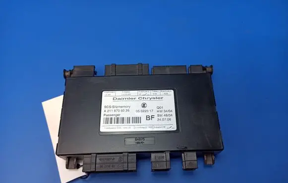 Mercedes-Benz CLS C219 Seat control module A2118705026 05022317 Q01