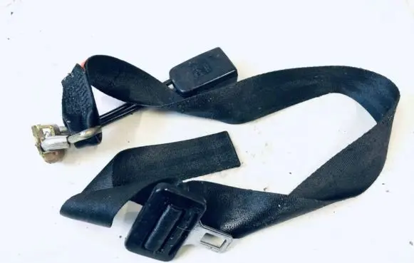 Volkswagen PASSAT B4 Middle seatbelt buckle (rear) 357857713d