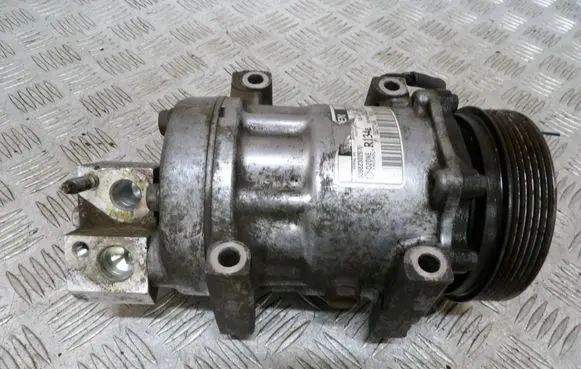 Jeep Cherokee XJ Air conditioning (A/C) compressor (pump) 55037214AB
