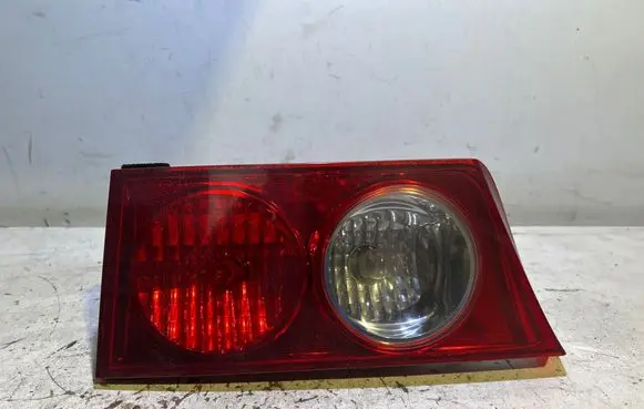 Tailgate rear/tail lights
