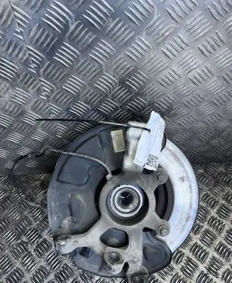 Mercedes-Benz GLK (X204) Front wheel hub