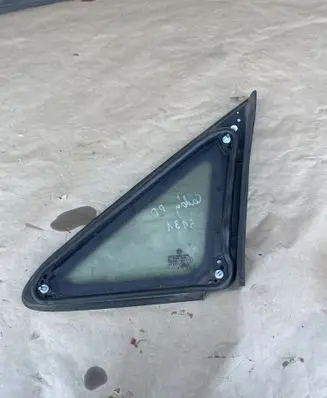 Volkswagen Caddy Front triangle window/glass 