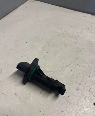 BMW 5 E39 Mass air flow meter F00C262062 H6L8063