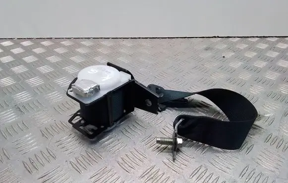 Infiniti Q70 Y51 Rear seatbelt C71271