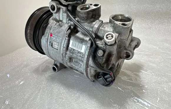 Audi A6 S6 C7 4G Air conditioning (A/C) compressor (pump) 4M0820803J