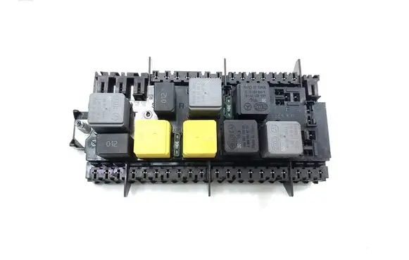 Mercedes-Benz GL X166 Fuse module A1669068201