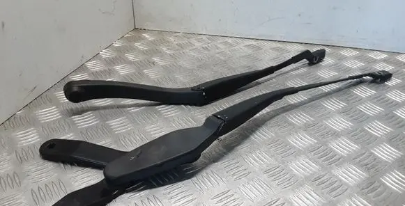 Mercedes-Benz E W212 Front wiper blade arm A2128201644 A2128201544