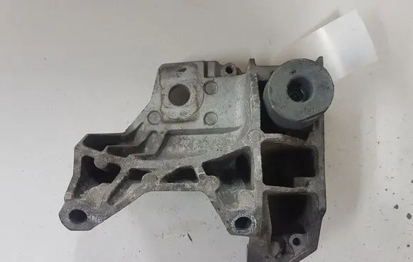 Volvo XC60 Engine mounting bracket 6G926B096