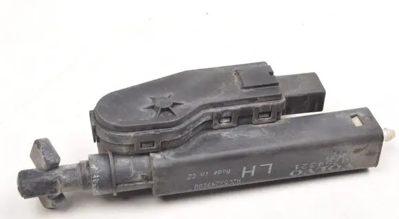 Volvo XC60 Headlight washer pump 30784321