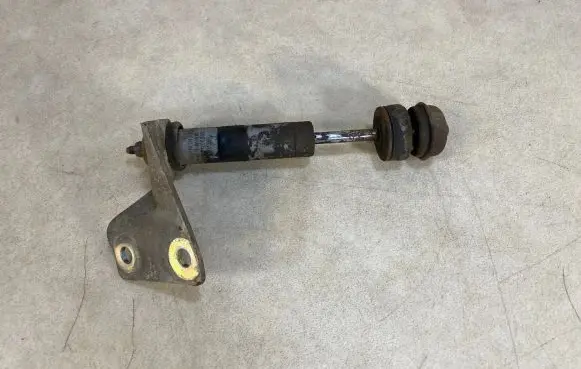 BMW 7 E23 Engine mount bracket 11811246285