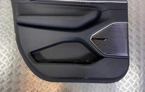 Jeep Grand Cherokee WL Front door card panel trim 6PV07TX7AC