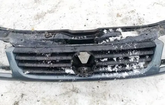 Volkswagen PASSAT B4 Front grill 3a0853653