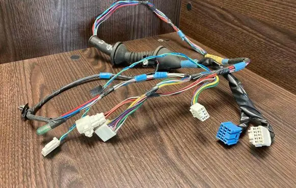Toyota Corolla Verso E121 Front door wiring loom 8215113200
