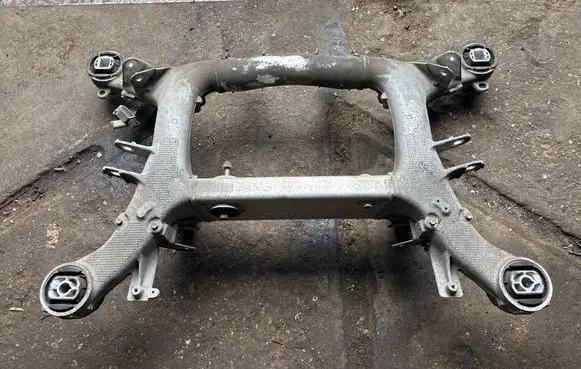 BMW 5 G30 G31 G38 Rear subframe 6866423 4115838 B17136RS0644