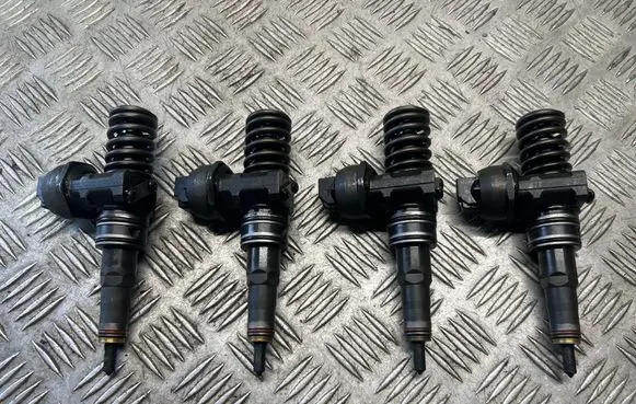 Volkswagen Sharan Fuel injectors set 038130073AK 0414720058