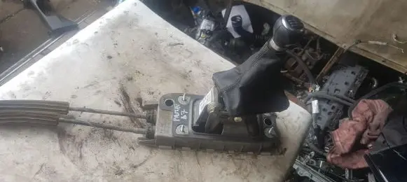 Volkswagen PASSAT B7 Gear shift cable linkage 3C0711049AG