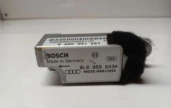 Audi A3 S3 8L Airbag control unit/module 8L0959643A
