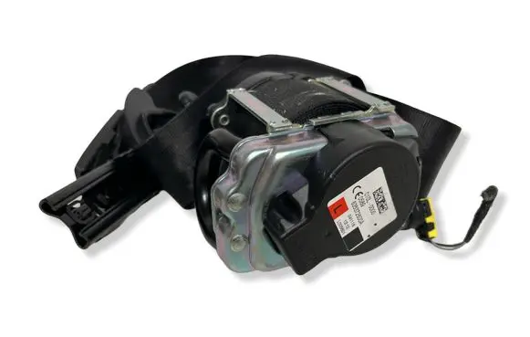 Audi A4 S4 B9 Front seatbelt 635372600A L005601