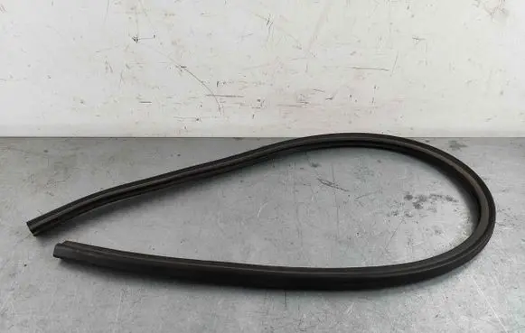 Volvo XC40 Engine compartment rubber 7639