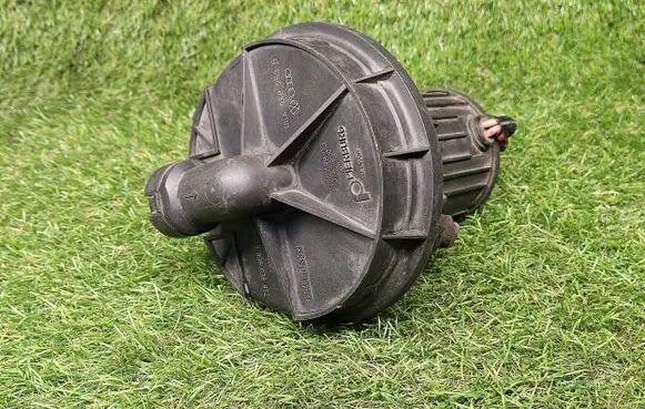 Volkswagen PASSAT B5.5 Secondary air pump 8E0906613B 06A959253B