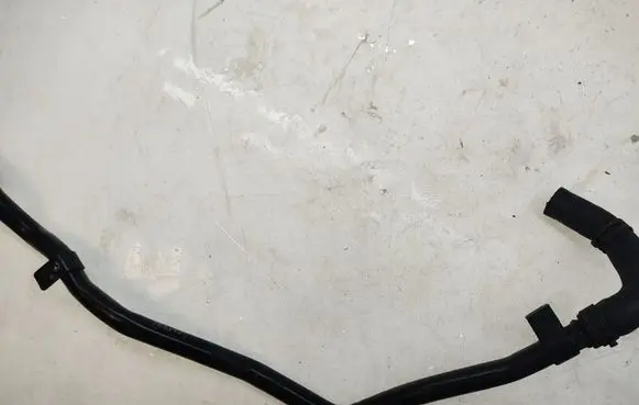 Volkswagen Jetta VI Engine coolant pipe/hose 1K0121070BR