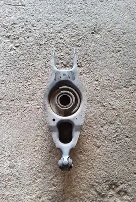 Dodge Challenger Rear upper control arm/wishbone 8D1D06