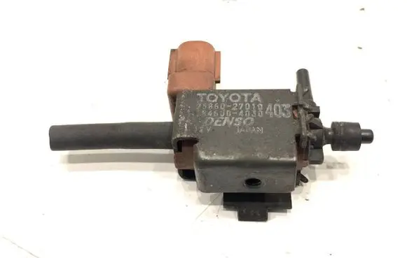 Toyota RAV 4 (XA20) Fuel pressure regulator 25860-27010