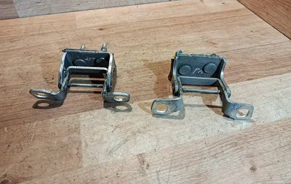 Volvo V40 Tailgate/trunk/boot hinge 31335291
