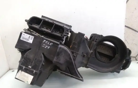 Volkswagen Polo IV 9N3 Interior heater climate box assembly 6Q1820001A