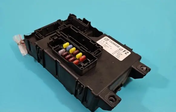 Opel Corsa D Central body control module 13286030 IMPRK1362323