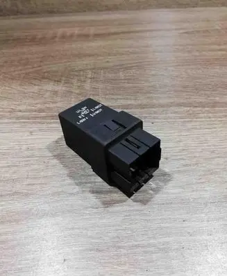 Mitsubishi Carisma Other relay MB954185