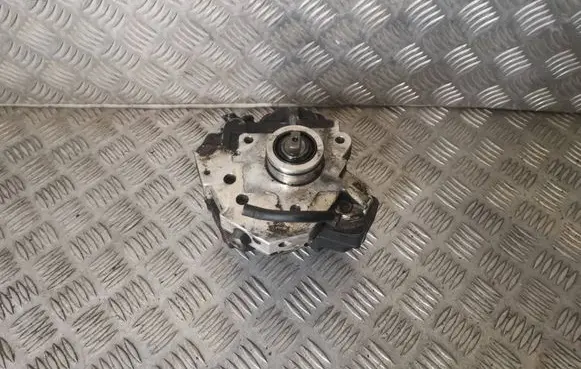Volvo S60 Fuel injection high pressure pump 0445010043 8689590