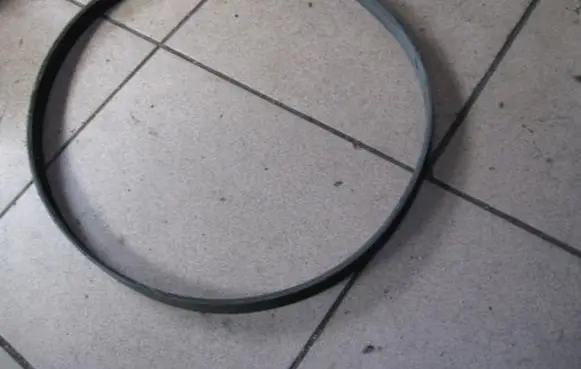 Mercedes-Benz E W124 Alternator belt 23I