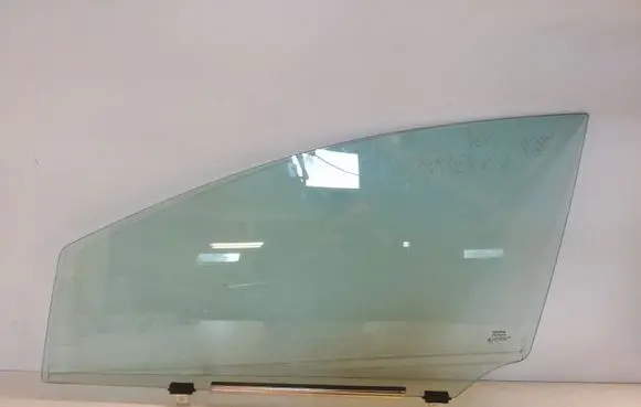Toyota Avensis T270 Front door window glass four-door 43R001605