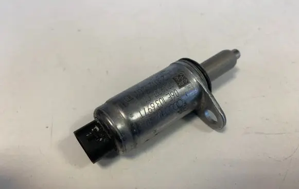 Audi Q5 SQ5 Camshaft vanos timing valve 06E103697T