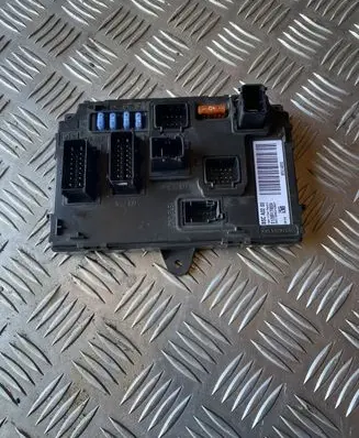 Peugeot 407 Fuse module 9656148080