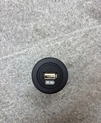 Jaguar I-Pace USB socket connector J9D319010AB