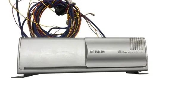 Mitsubishi L200 CD/DVD changer MZ312569 D5852CEN